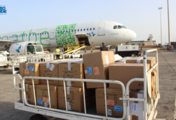 Voo da SATA chega a Praia com equipamentos e materiais de laboratório para apoio ao controlo de COVID-19