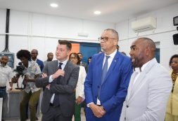 Ministro Alexandre inaugura Laboratório de Metrologia de controlo de contadores de eletricidade no CERMI