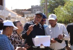 Gilberto Silva visita Santa Cruz com o programa de mitigação da seca na agenda