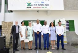 Ilha do Sal: Primeiro Ministro inaugura Centro de Emergência Infantil em Espargos