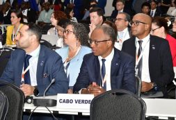 Primeiro Ministro espera que Conferência dos SIDS na Antígua e Barbuda seja “um marco decisivo para nosso futuro coletivo”