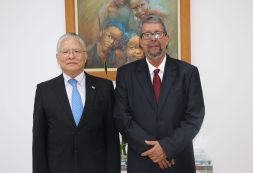 Ministro da Saúde recebe a visita de cortesia do Embaixador de Japão
