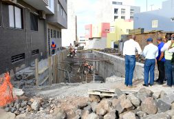 Primeiro Ministro acompanha no terreno obras de reconstrução de S. Vicente no Pós-Erin