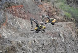 Governo tem em execução cerca de 12,5 milhões de contos em obras de estradas em Santiago Norte