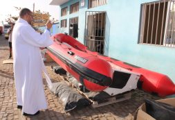 Ministro do Turismo e Transportes preside entrega embarcações à Associação dos Pescadores de Santa Maria