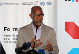 Eurico Monteiro destaca avanços e desafios na formalização das Micro e Pequenas Empresas em Cabo Verde
