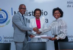 Ministério da Justiça e Associação Comunitária de Achada Eugénio Lima rubricam Protocolo de Cooperação Institucional