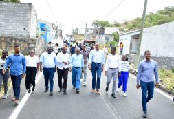 Governo em S. Miguel: Ulisses Correia e Silva inaugura estrada asfaltada Pilão Cão – Ponta Talho