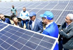 Primeiro Ministro na ilha do Maio: Inaugurado o Parque Solar Fotovoltaico que irá receber Sistema de baterias ainda este ano