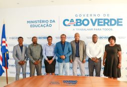 Ministro da Educação reúne-se com Sindicato dos Professores de Santiago