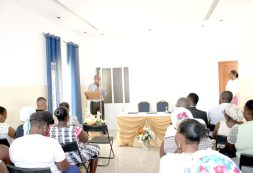 Ministro Eurico Monteiro preside cerimónia de assinatura de Memorando para inovação agrícola e empoderamento feminino em Ribeira Grande de Santiago