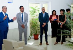 Ministro Clóvis Silva visita Imprensa Nacional de Cabo Verde