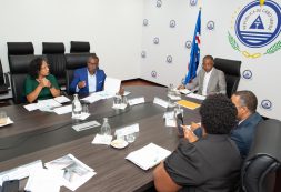 PM recebe autarcas do Fogo e da Brava: zona alta dos Mosteiros será contempalda com duas importantes estradas para permitir escoamento de produtos. Brava pode ser modelo em energia sustentável