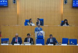 Primeiro-Ministro reafirma compromisso com a transparência e a igualdade de tratamento dos municípios